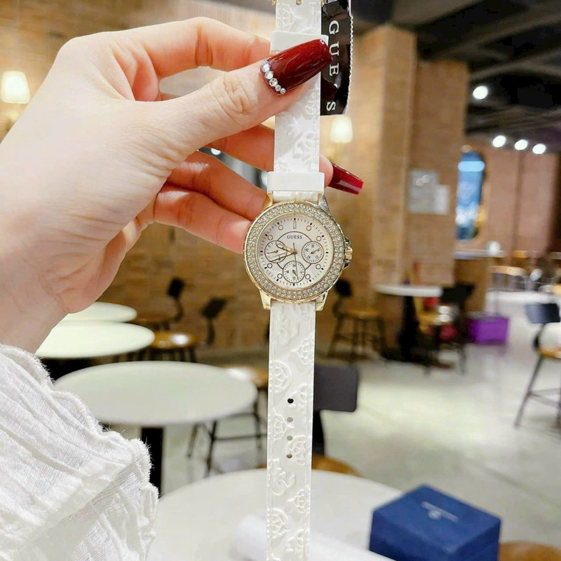 Đồng hồ nữ GUES GW0411L1 mặt tròn dây silicon trắng siz 34mm