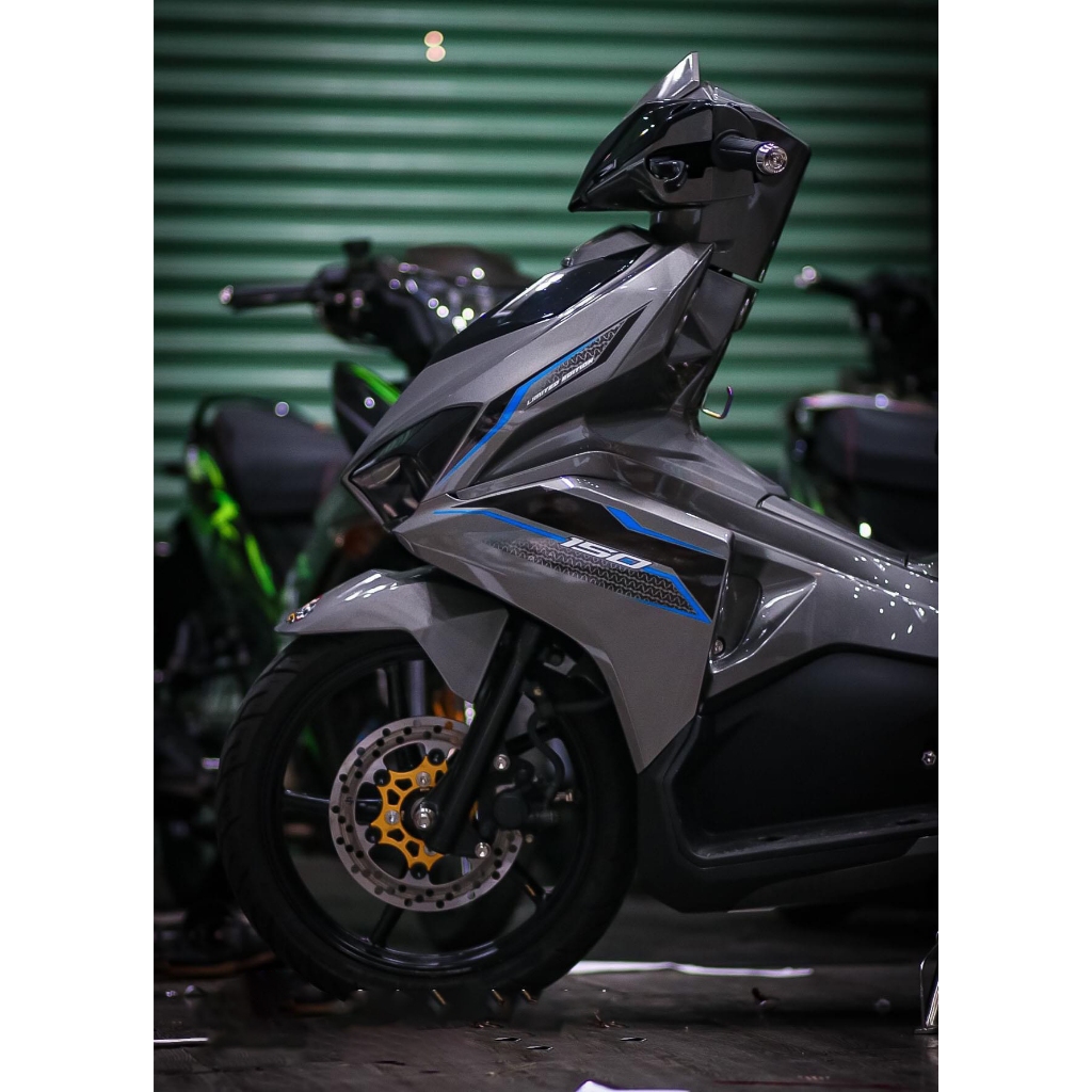 tem rời ab 2016-2019 bạc xám , dán được cho các xe màu sáng trừ xe đen , đen xám các màu tối