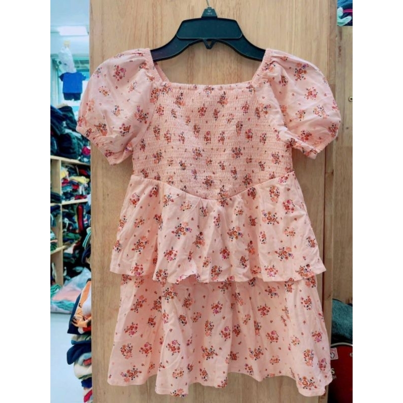 Váy yếm bé gái xuất dư ( Size 2y đến 5y ) vết dơ nhỏ