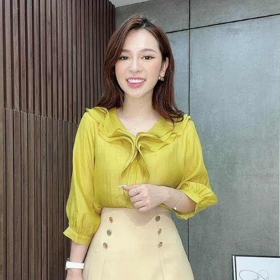 Áo Kiểu Nữ Liin Clothing Màu Vàng Xếp Bèo Ngực Thiết Kế Thanh Lịch - AKL310SYL-S23