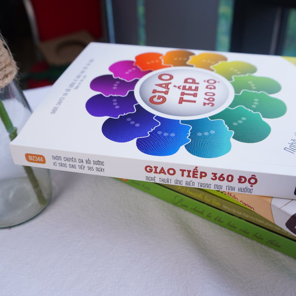 Sách Giao Tiếp 360 Độ - Ứng Biến Mọi Tình Huống Giao Tiếp Nhóm chuyên gia bồi dưỡng kĩ năng giao tiếp Bizbooks