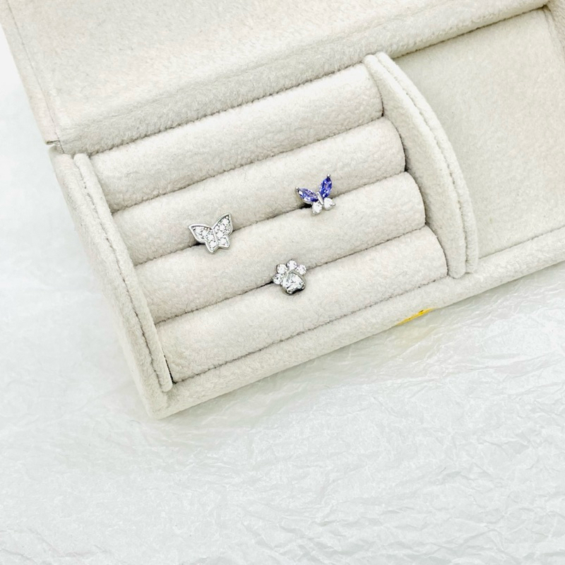 khuyên tai chốt dẹt titan đá hình bướm và chân gấu