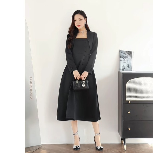 Đầm Nữ 𝐂𝐂𝐇𝐀𝐓 Gallery 2 Chị Tiết Dáng Xòe Chất Taffta Cao Cấp 23VDB2011XT