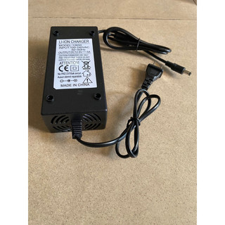 Sạc pin lion battery 3S  (12.6v-13.5v) loại 2A, loại 3A, loại 5A . Chuyên sạc cho pin 3s 1p, 3s 2p, 3s 3p...