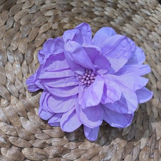 Hoa vải cài áo