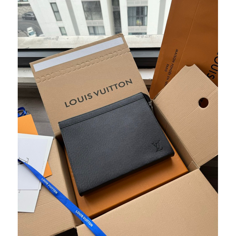 Clutch Pochette Voyege Leather In Black Spsl Full 2Box Nam Châm Seal