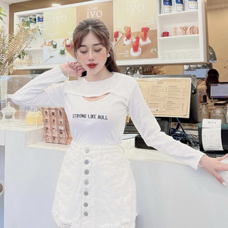 Áo croptop đen xẻ ngực