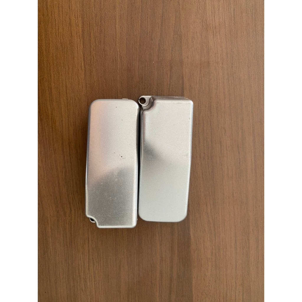 Nhựa ốp càng sau xe máy điện Aura Pega