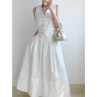 Áo gile nữ Linen là một lựa chọn hoàn hảo cho những ngày hè oi bức