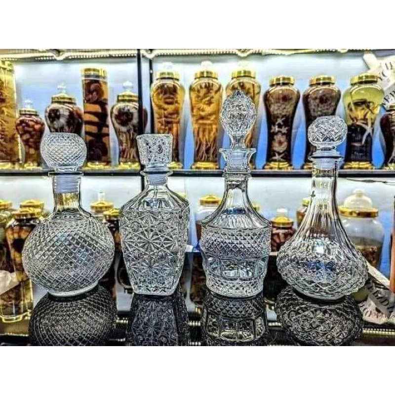 chai thuỷ tinh đựng rượu