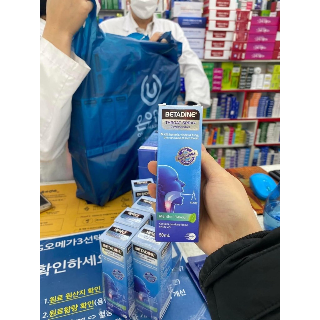Xịt Kháng Khuẩn Cổ Họng BETADINE Throat Spray Mint Flavour Chai 50ml - Chính Hãng Hàn Quốc