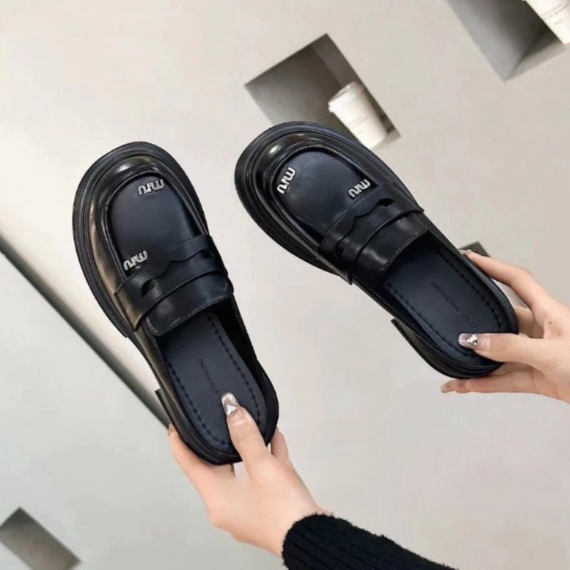 Giày Sục Nữ Giày Đốc 2 Chữ Miu Giày Độn Đế Da Bóng Da Lì Sang Chảnh