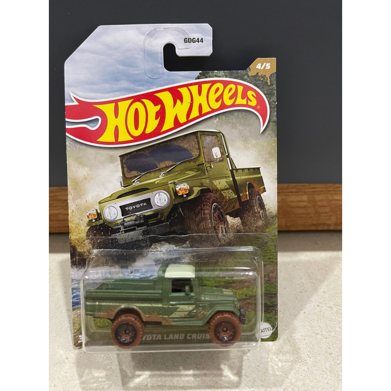 Xe mô hình đồ chơi cơ bản Hotwheels 1:64 - Toyota Land Cruiser