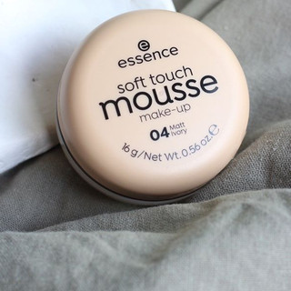 Phấn tươi Đức Essence Soft Touch Mousse tông màu 04