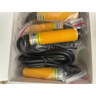 Cảm biến quang tròn phi 18 E3f-DS30c4