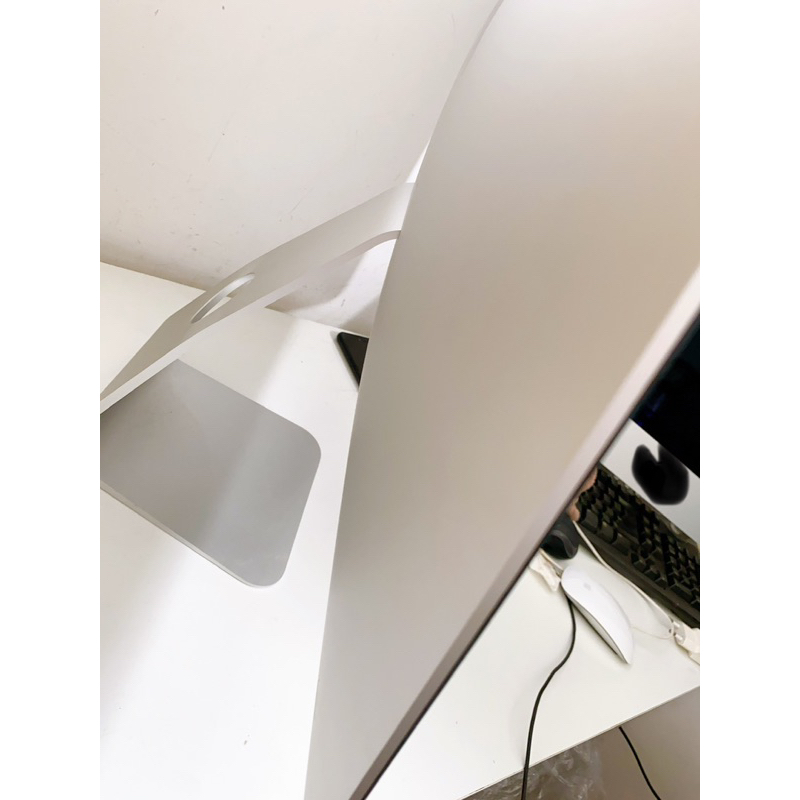 Laptop 21 inch màn to, loa to như tivi 90-99%