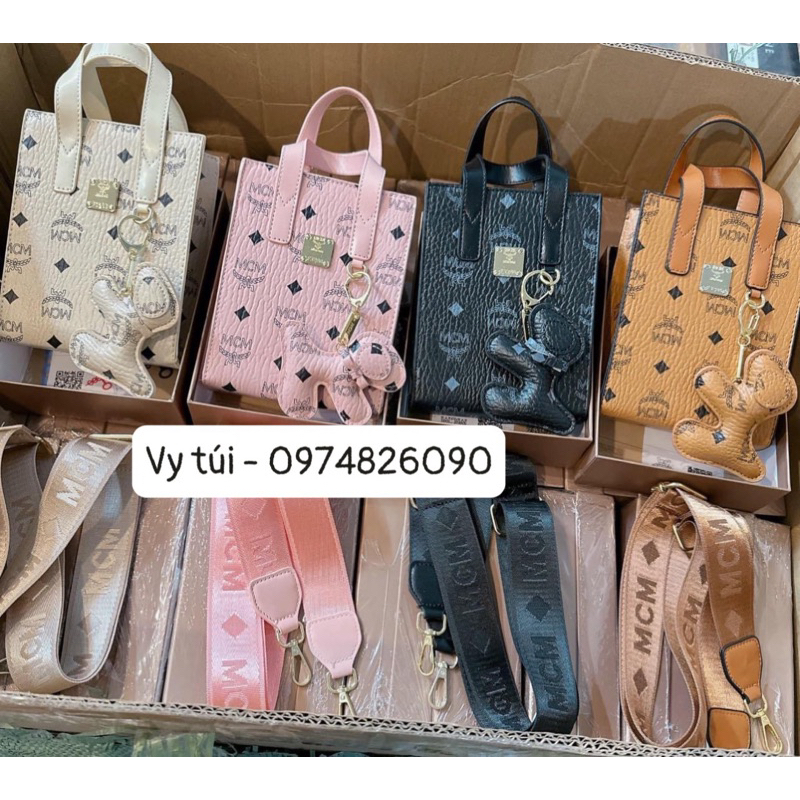 Túi M.CC.M dáng đứng size 17cm kèm hộp móc treo dây vải bản to đeo chéo