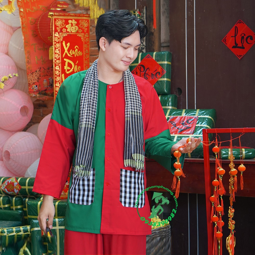 Bộ bà ba nam ghép xanh đỏ vải Kate Silk phối caro - Nam Phương - 1 set gồm áo + quần + tặng 1 khăn rằn. Mã SP: MIX002