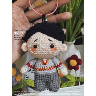Móc khóa hình người theo yêu cầu làm quà tặng - len handmade