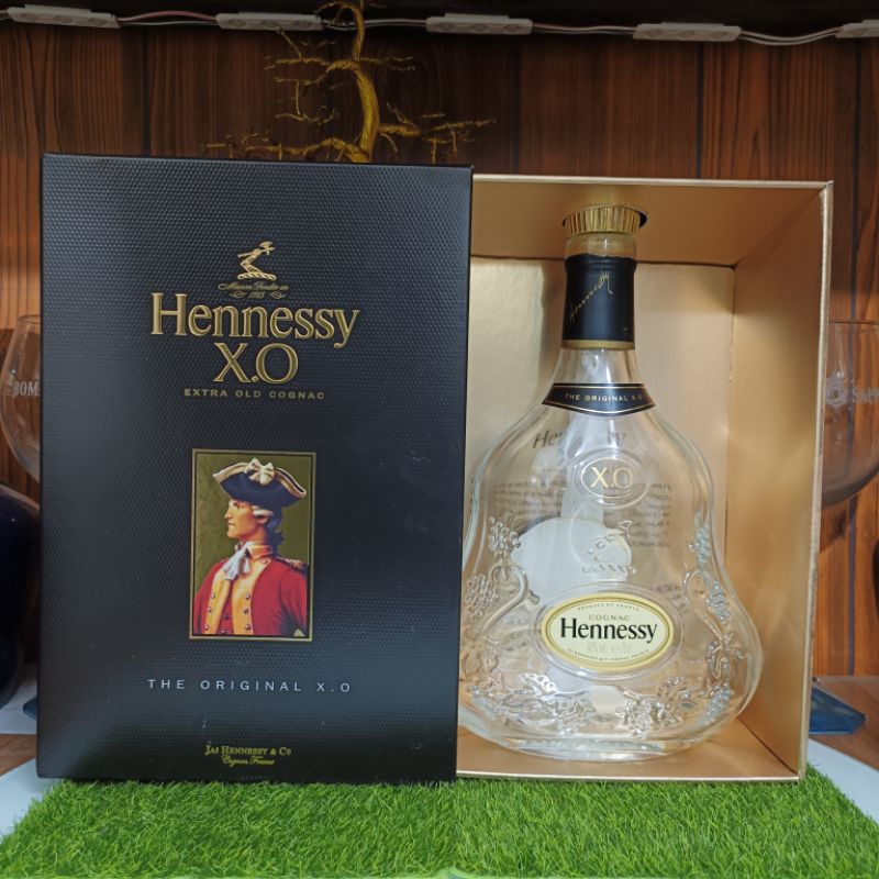 Vỏ chai rượu ngoại Hennessy Xo Full Box Xuất xứ Pháp 700ml nút kim loại mạ vàng (chai rỗng)