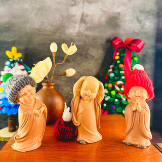 Set 3 Tượng Phật chú tiểu An nhiên để taplo xe ô tô , trưng bày - Tượng phật để ô tô , Tượng phật phong thủy