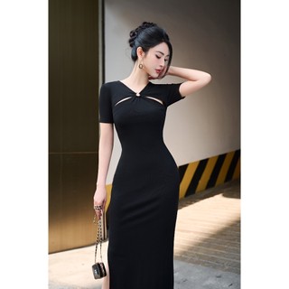 COEM | Đầm Thiết Kế Cut Out Dáng Dài Body Ôm Tôn Eo Khoen Kim Loại Màu Đen | GIA DRESS
