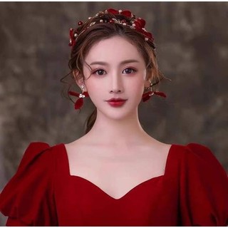 cài đỏ cô dâu kèm hoa tai