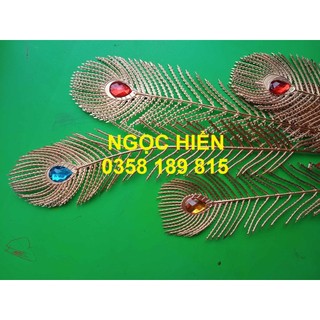 Đá gắn đuôi công, đá mắt công