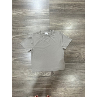 Áo thun tay ngắn cổ tròn