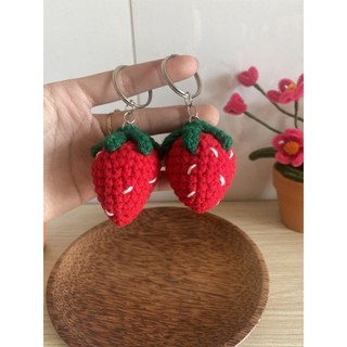 Móc khoá dâu tây len 🍓