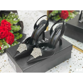 Giày cao gót versace mặt đá quai sau