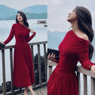 Váy Thiết Kế Đỏ Dáng Dài Li Eo Và Vai Cực Tôn Dáng, Váy Đỏ Diện Tết