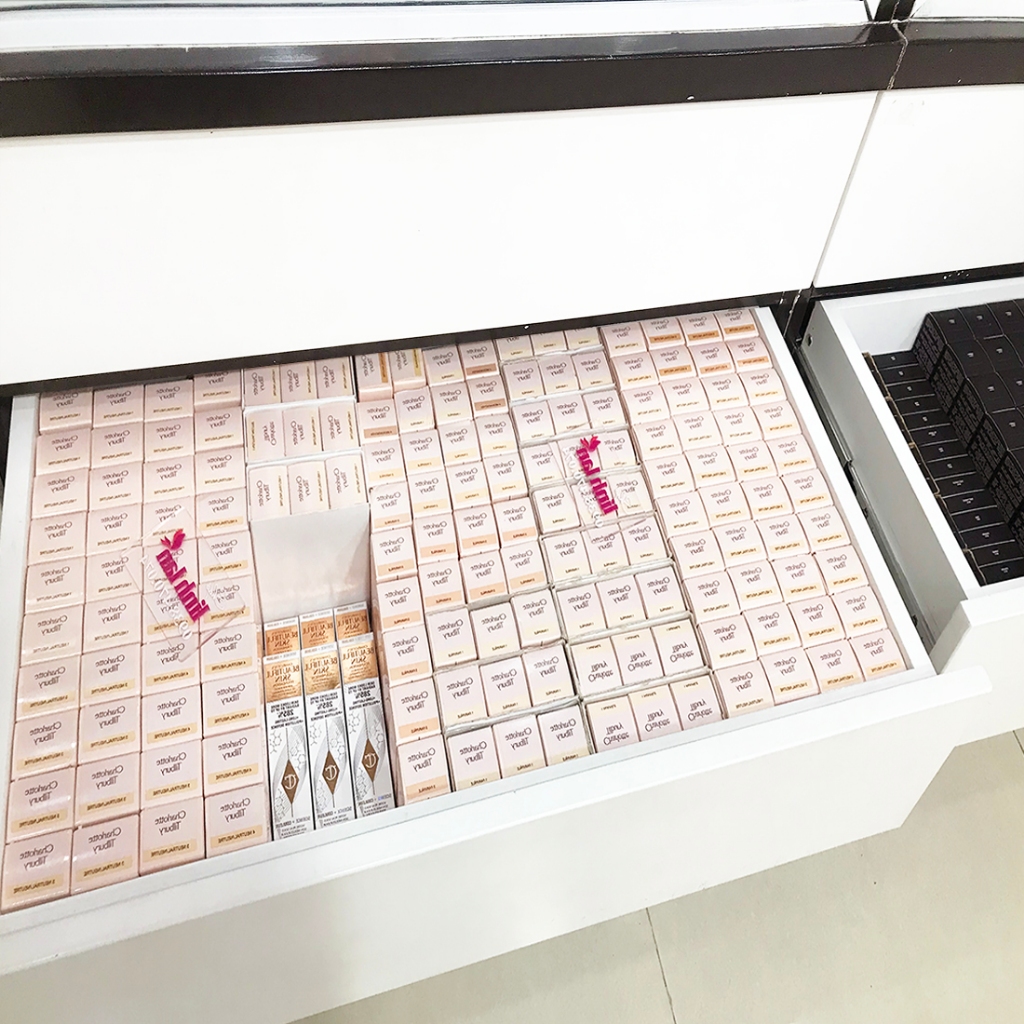 Kem nền Charlotte Tilbury CT Airbrush Flawless Foundation cho làn da căng sáng, đều màu hơn linhlanshop