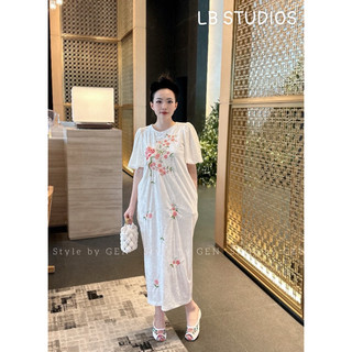 Váy nhung thêu hoa ngực tay bồng