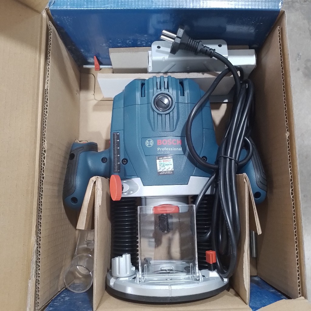 Máy phay gỗ 2 tay cầm 1300W điện 220V BOSCH-GOF130 máy chính hãng 100% bảo hành 12 tháng