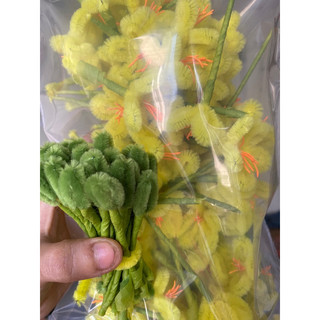 Combo hoa mai vàng 6-8mm , 50 nụ ,20 lá mai kẽm nhung
