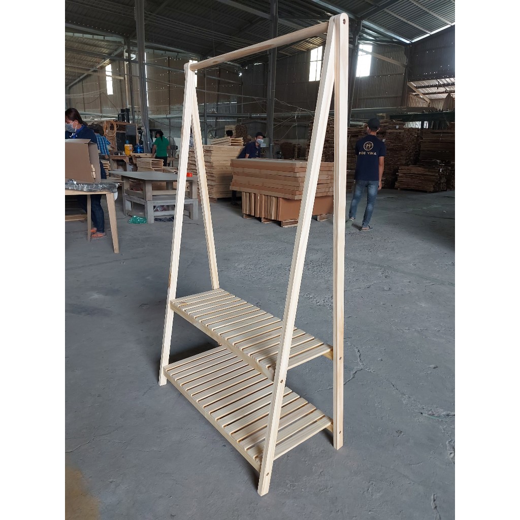 Kệ treo quần áo chữ A 2 tàng hàng mộc không sơn giá sập sàn.