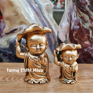 Tượng chú tiểu đội lá sen giả đồng size lớn 13cm, size nhỏ 8cm