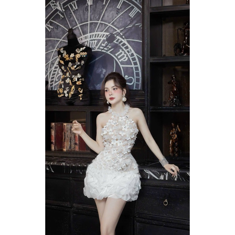 Đầm body dự tiệc kết cánh hoa cổ yếm sang trọng - size S/M/L