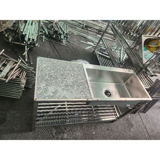 kệ Inox mặt đá hoa cương kem bồn Inox 304