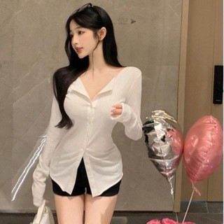 ÁO THUN TAY DÀI PHỐI NÚT HỞ HỞ NHÌN XINH LẮM G71