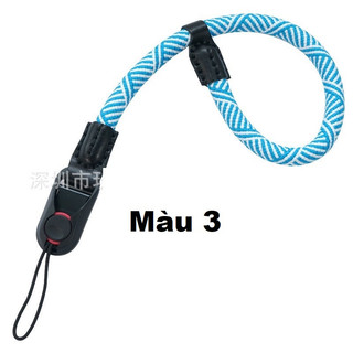 Dây đeo cổ tay cho máy ảnh.