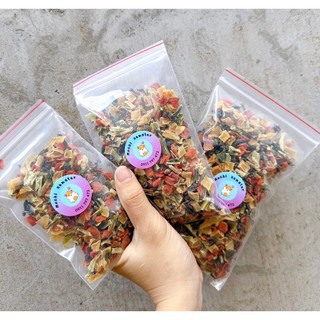 Rau củ sấy lạnh cho hamster . Salad rau củ