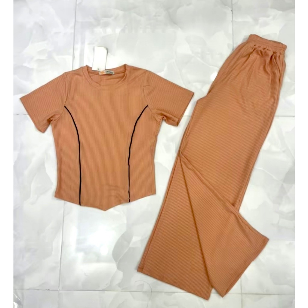 SÉT ĐỒ BỘ THUN GÂN ỐNG RỘNG SUÔNG KÈM ÁO BODY SIÊU HOT MỌI THỜI TRANG-PRADA