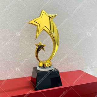 Cúp vinh danh pha lê sao đôi đế đen mạ vàng