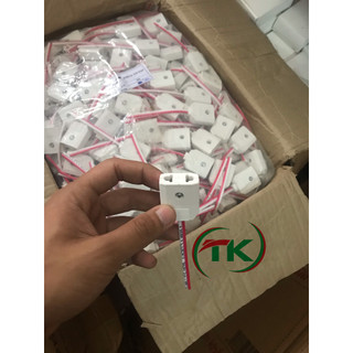 Phích âm có dây sẵn