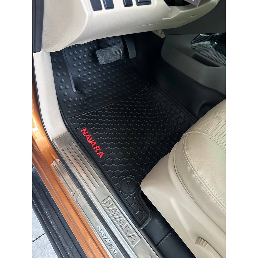 Thảm Sàn, Lót Sàn Cao Su Xe Nissan Navara 2016 đến 2021 Màu đen chữ Đỏ, sàn cao su đúc ko mùi