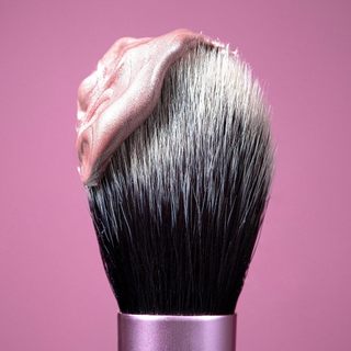 Cọ phấn Highlight RT REAL TECHNIQUES Setting Brush Setting Brush (không hộp)