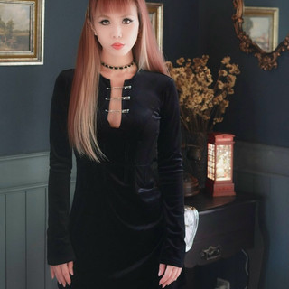 Đầm đen sọc kim tuyến gọng eo corset tay dài đính kim băng