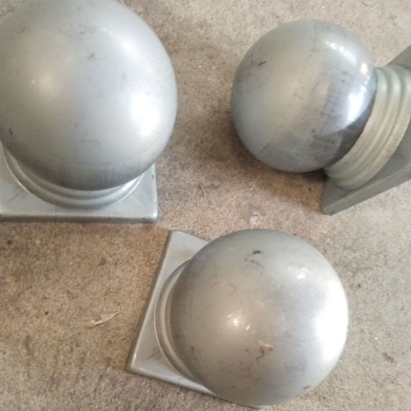 GIÁ RẺ NHẤT.Quả Cầu bóng sắt trang trí .bóng phi 75,  90. phi 100, loại đế vuông 7.5cm, vuông 90. đế tròn phi 76, 90,100